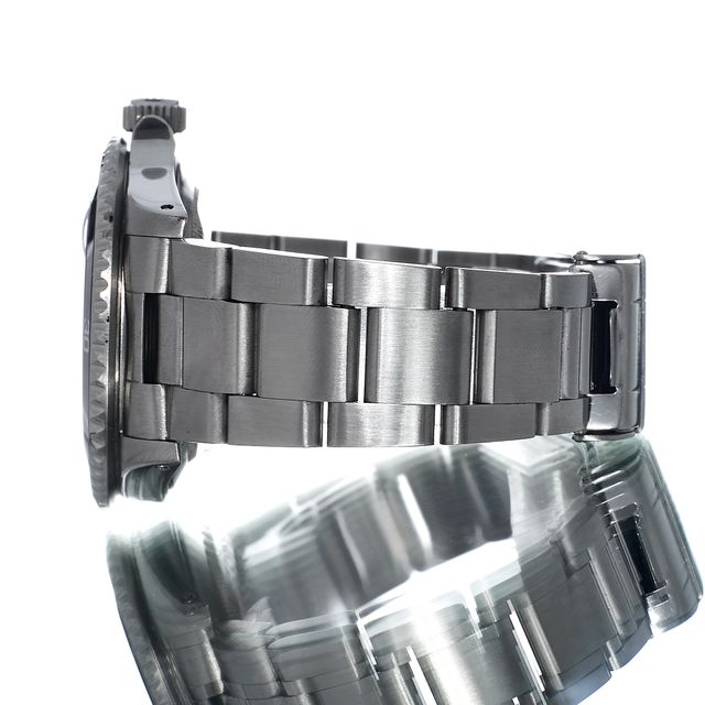 Rolex Submariner 16610 Image 2